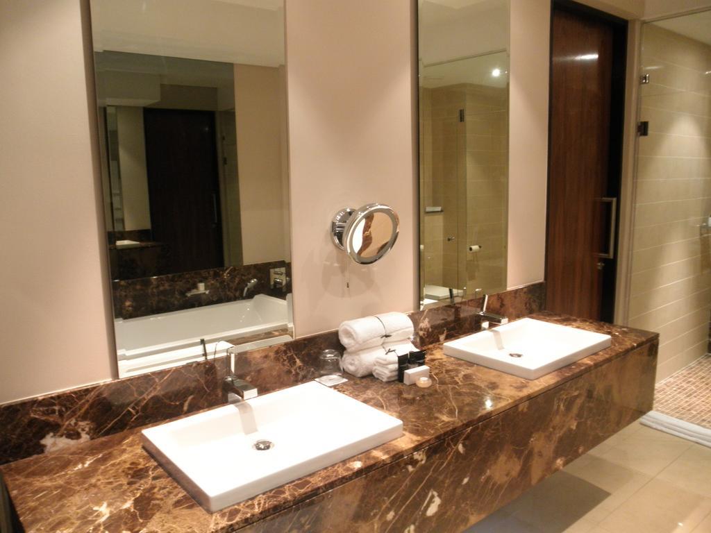 Royal Marang Hotel Phokeng Room photo Bathroom