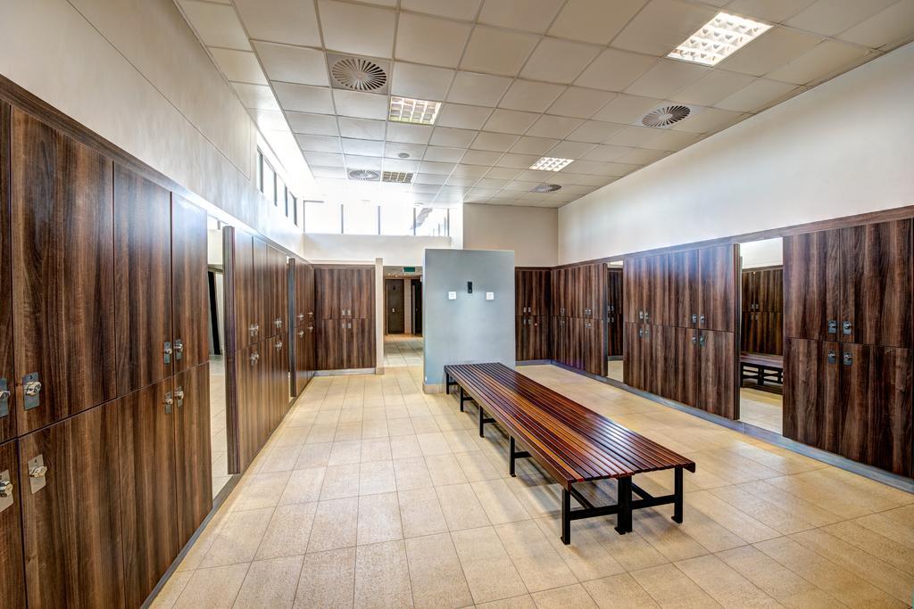 Royal Marang Hotel Phokeng Exterior photo Changing room